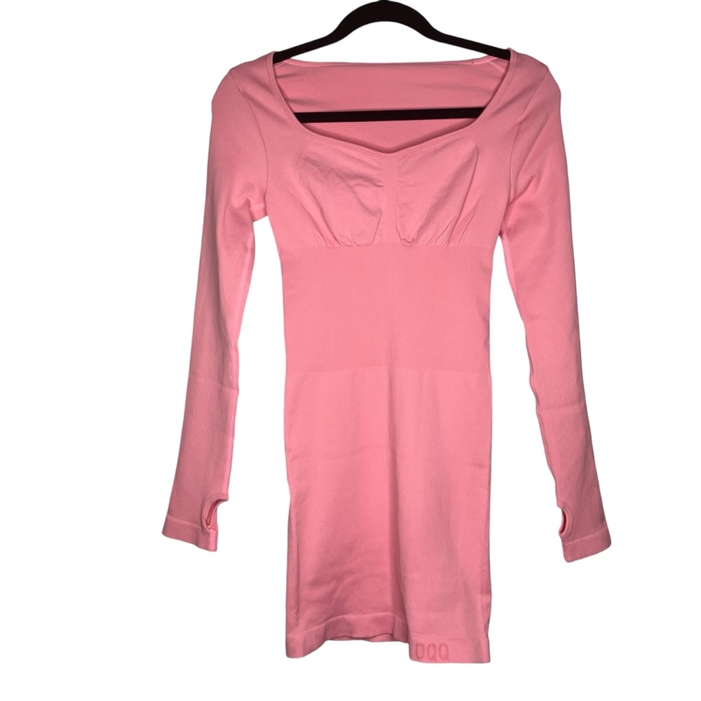 OQQ Womenās Pink workout mini dress thumb holes medium NEW